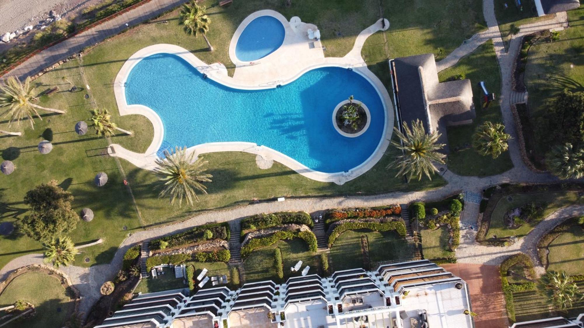 Frontline Beach Ground Floor With Privet Garden, Mi Capricho 16 Mijas Buitenkant foto