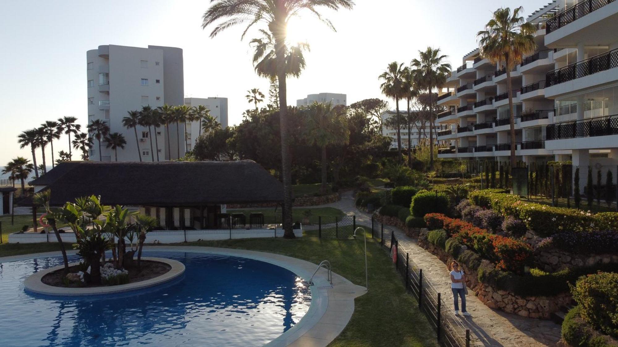 Frontline Beach Ground Floor With Privet Garden, Mi Capricho 16 Mijas Buitenkant foto