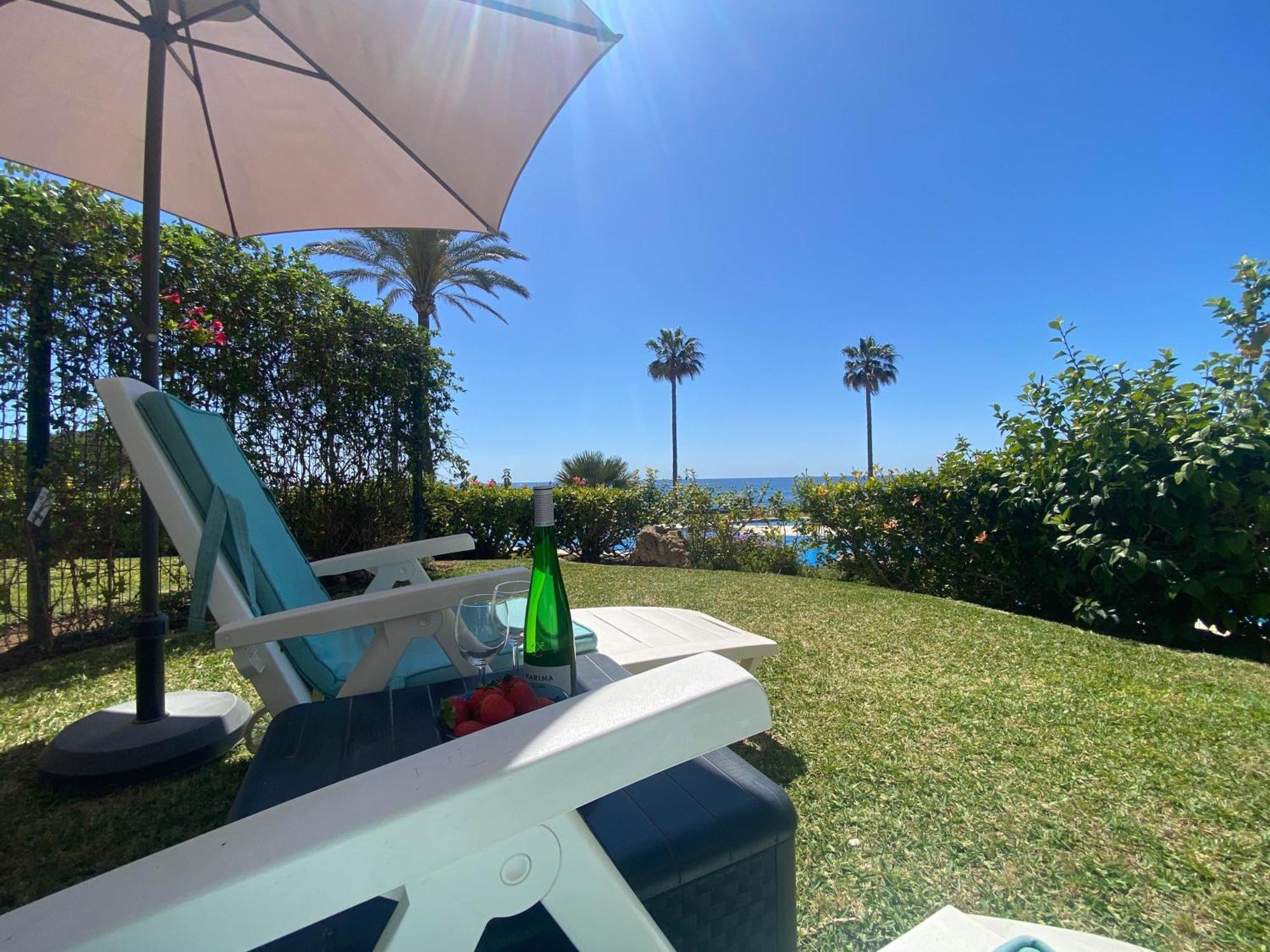 Frontline Beach Ground Floor With Privet Garden, Mi Capricho 16 Mijas Buitenkant foto