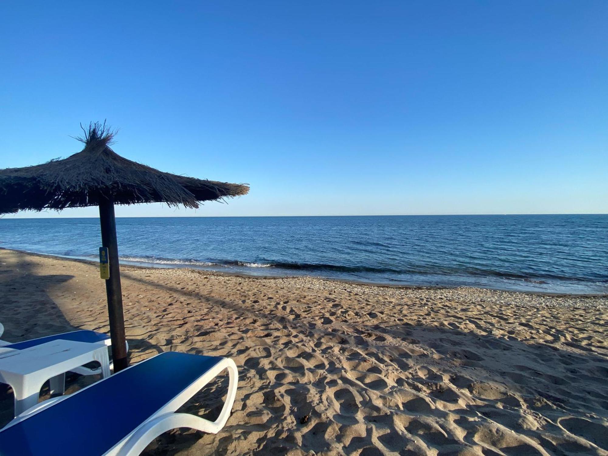 Frontline Beach Ground Floor With Privet Garden, Mi Capricho 16 Mijas Buitenkant foto