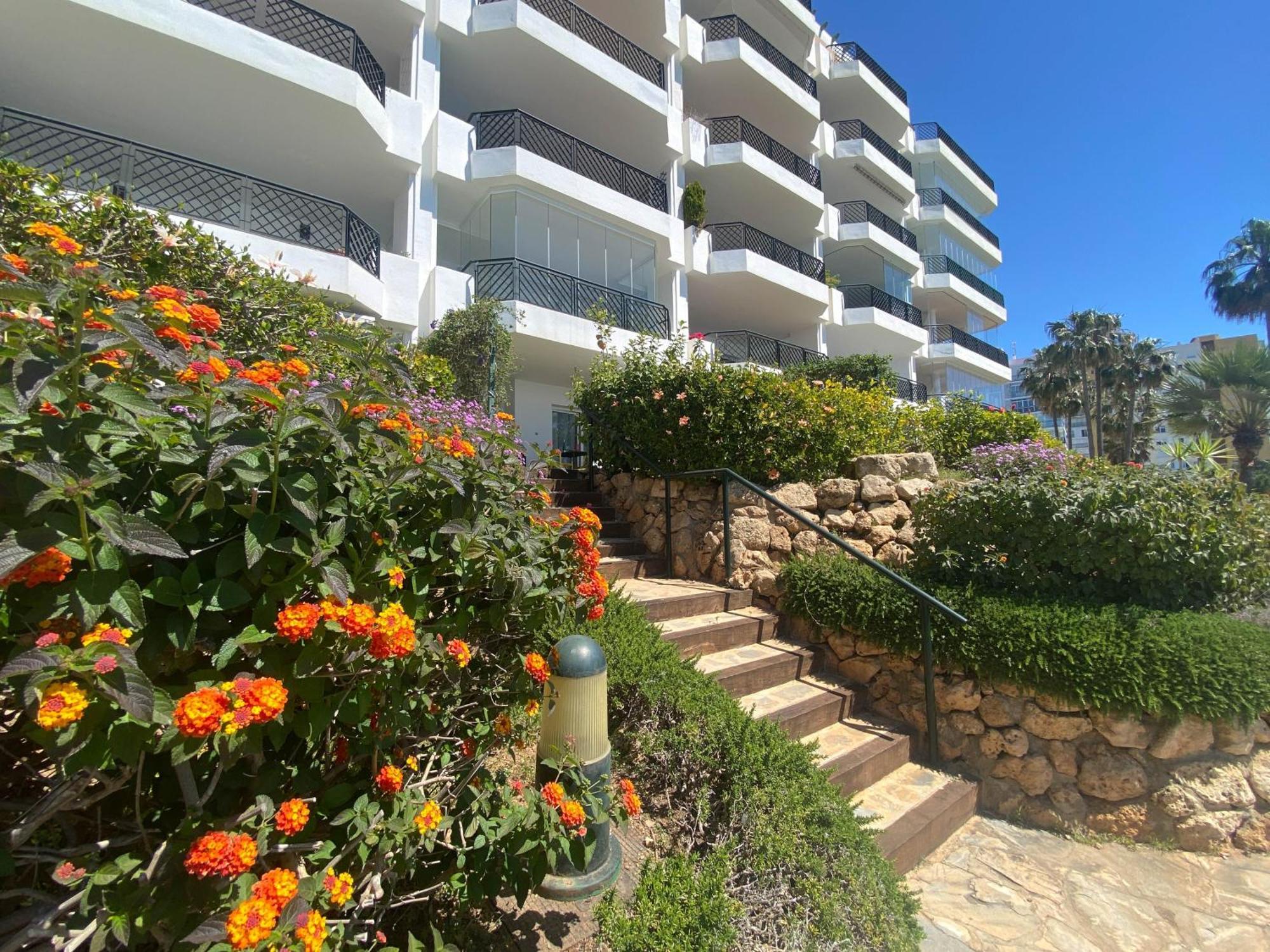 Frontline Beach Ground Floor With Privet Garden, Mi Capricho 16 Mijas Buitenkant foto