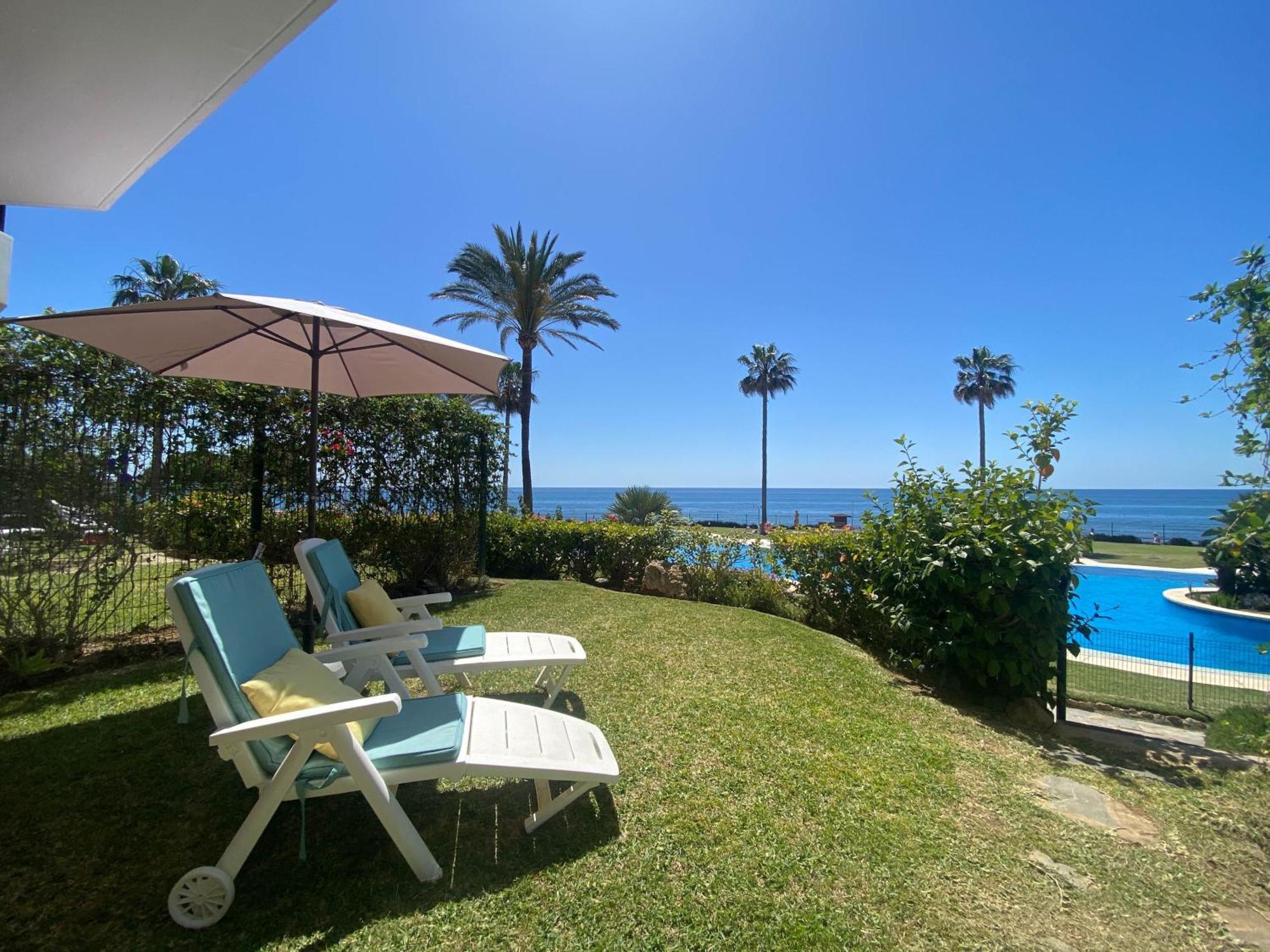 Frontline Beach Ground Floor With Privet Garden, Mi Capricho 16 Mijas Buitenkant foto