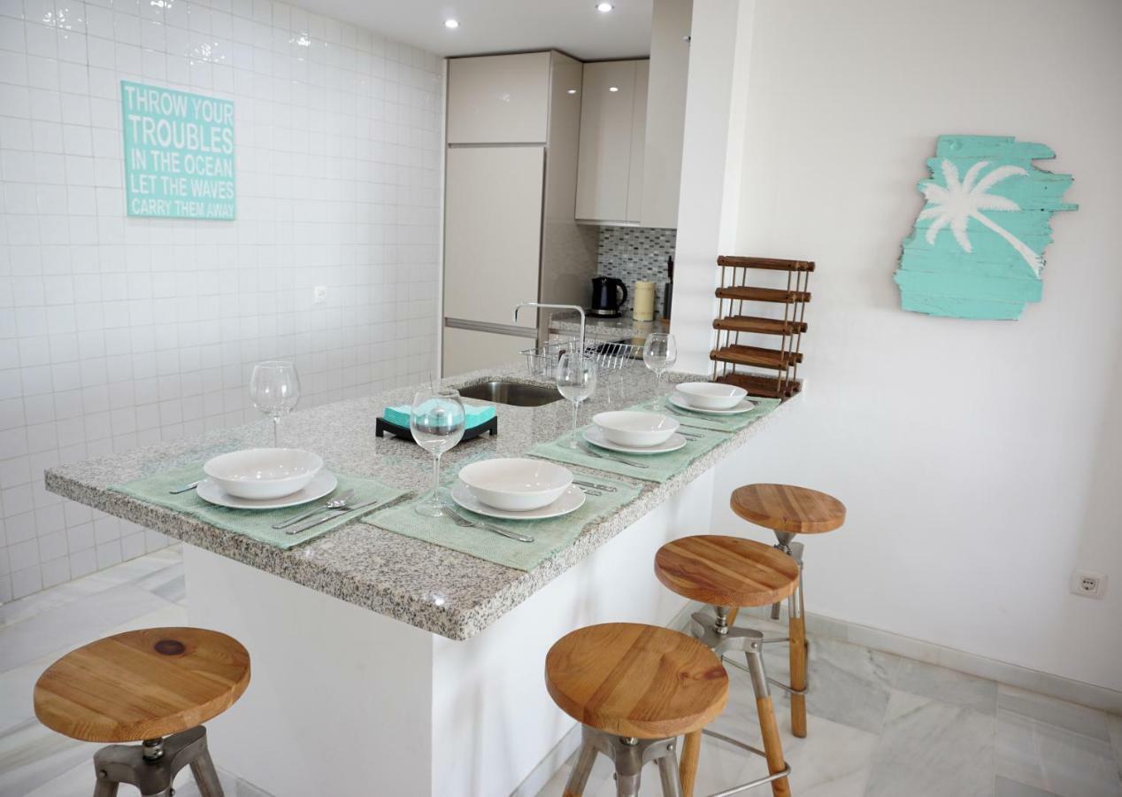 Frontline Beach Ground Floor With Privet Garden, Mi Capricho 16 Mijas Buitenkant foto