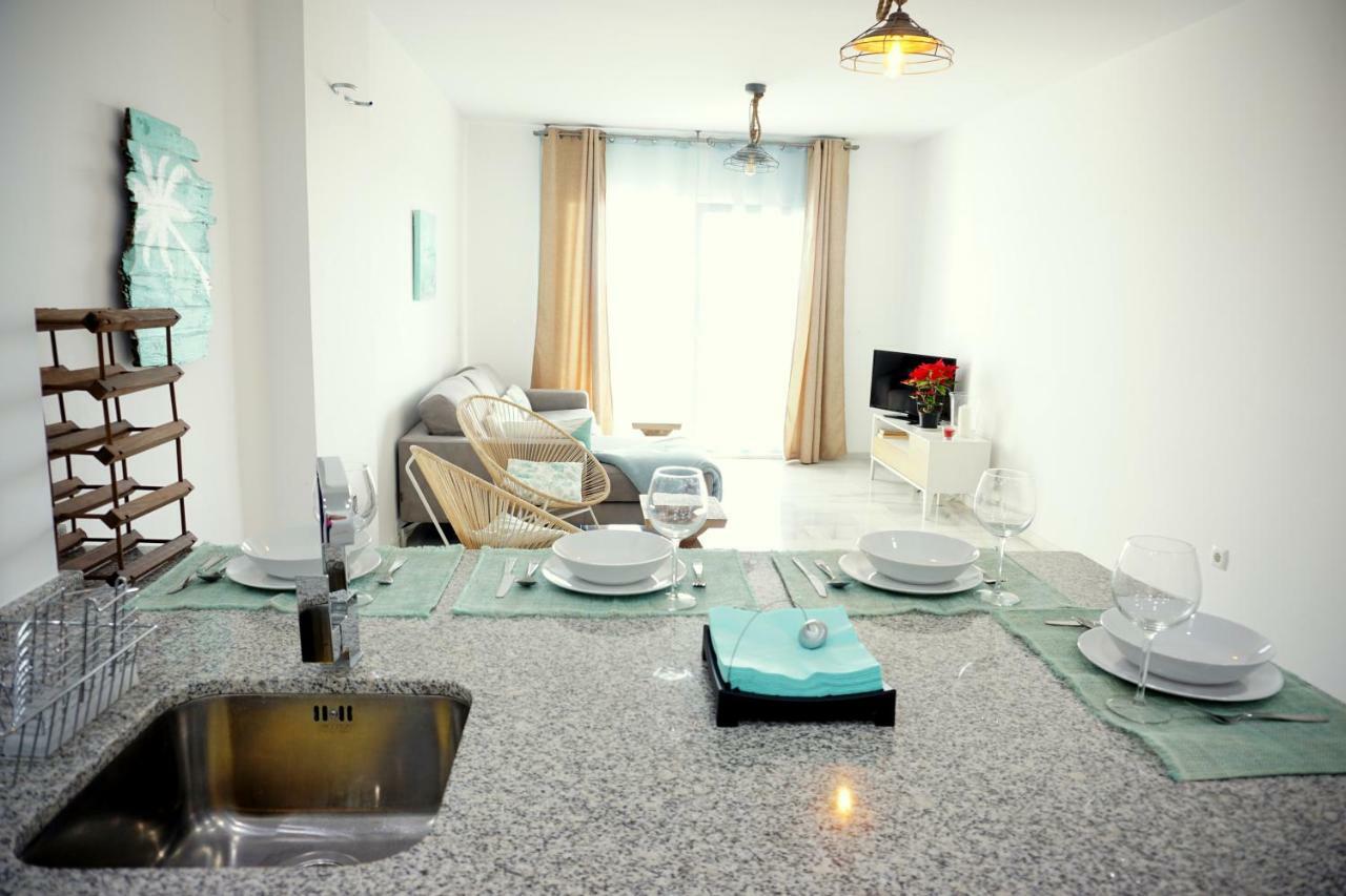 Frontline Beach Ground Floor With Privet Garden, Mi Capricho 16 Mijas Buitenkant foto