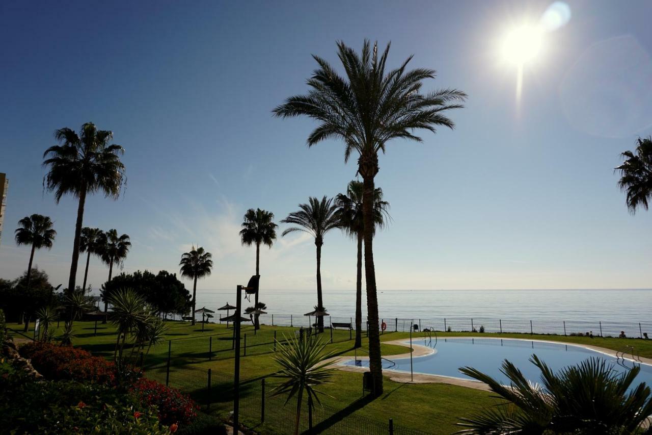 Frontline Beach Ground Floor With Privet Garden, Mi Capricho 16 Mijas Buitenkant foto