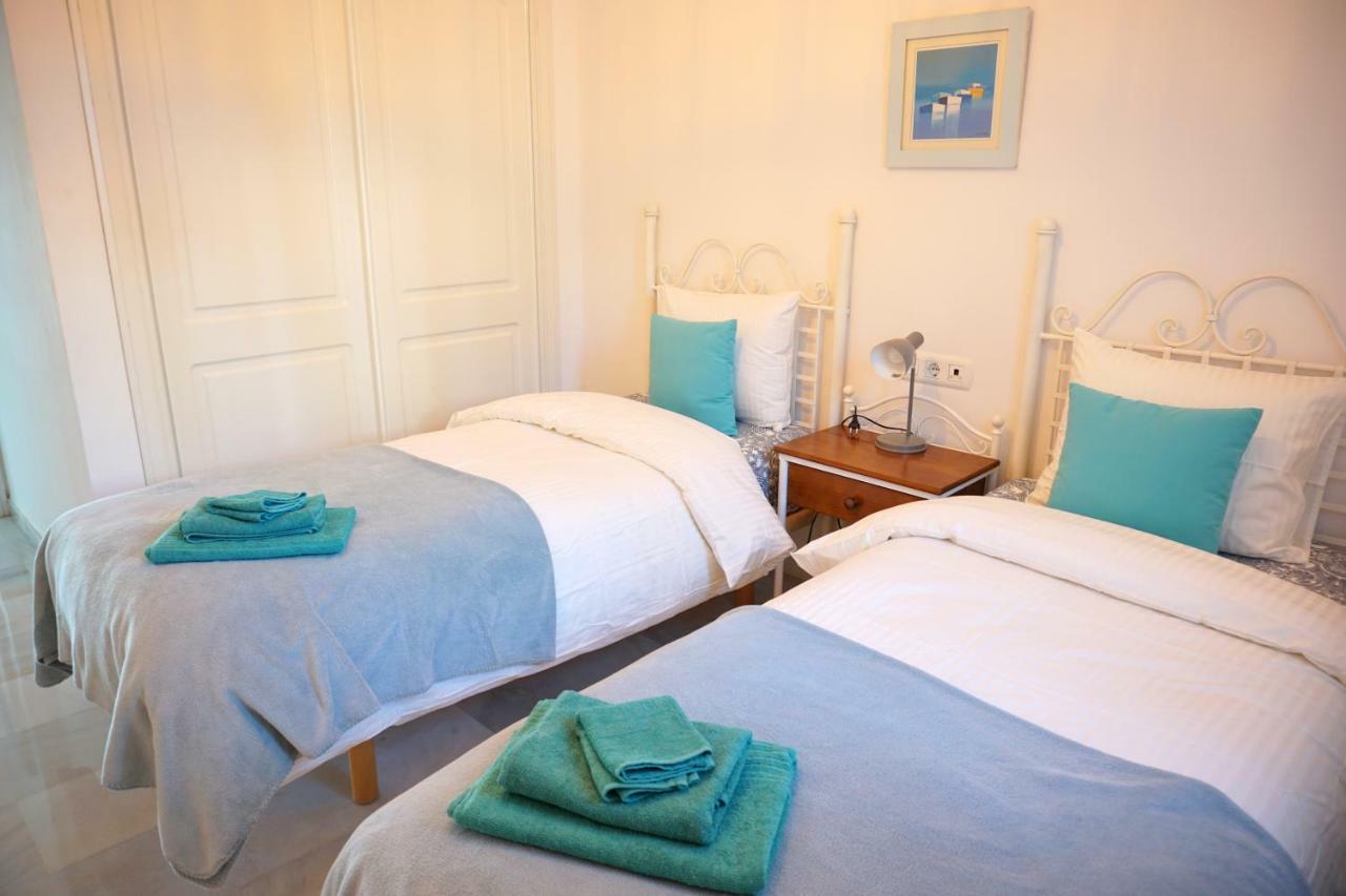 Frontline Beach Ground Floor With Privet Garden, Mi Capricho 16 Mijas Buitenkant foto