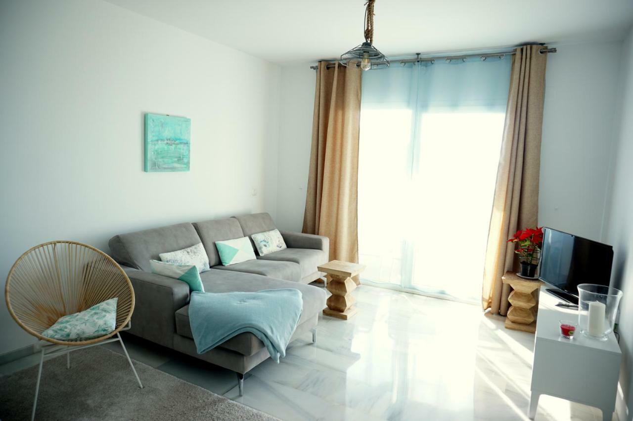 Frontline Beach Ground Floor With Privet Garden, Mi Capricho 16 Mijas Buitenkant foto
